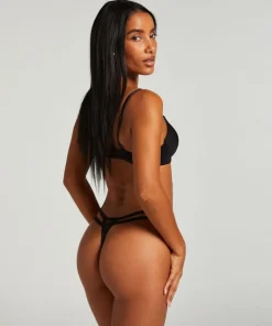 Irina Thong - Black
