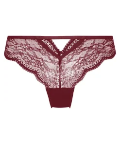 Isabelle Cheekini - Red