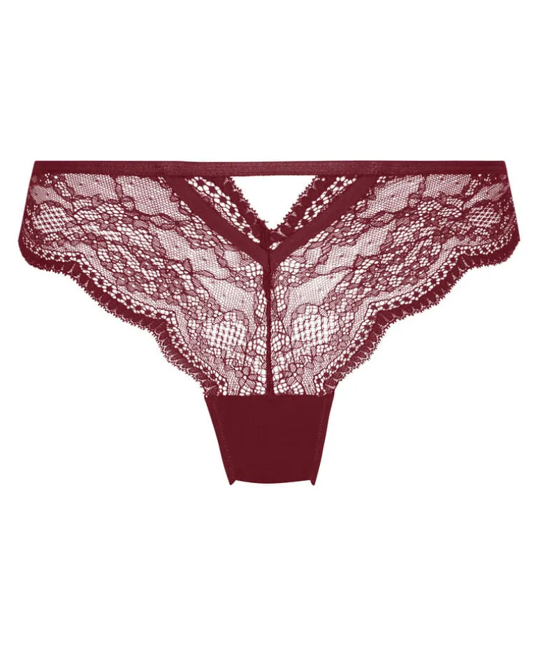 Isabelle Cheekini - Red