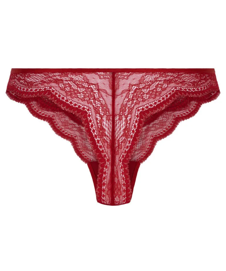 Isabelle Cheekini - Red