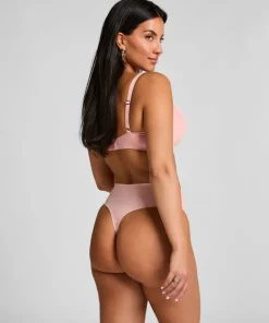 Smooth Padded Underwired Push-Up Bra - Pink