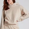 Snuggle Hoodie Fleece - Beige